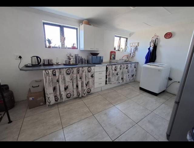 6 BEDROOM HOUSE FOR SALE IN LINMEYER